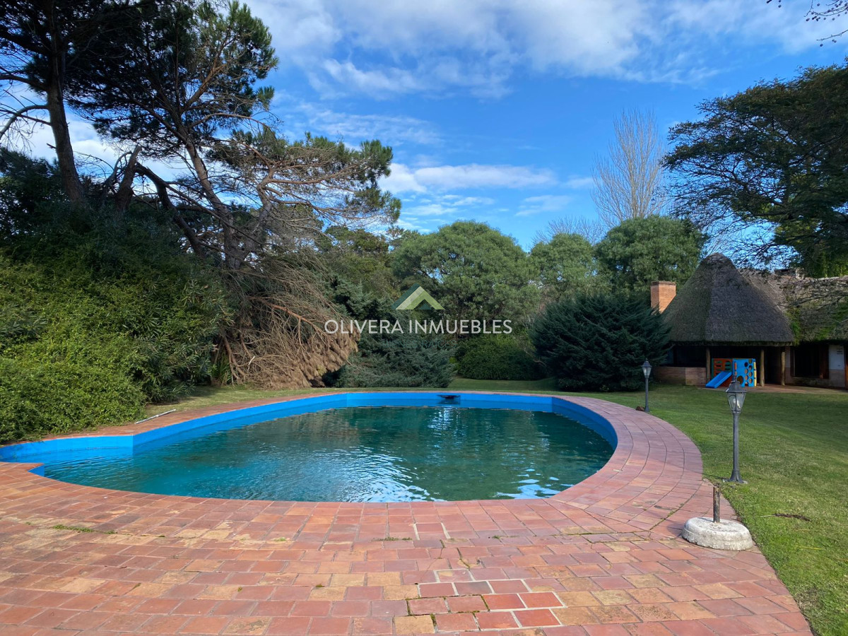 Casa ID.12346 - Casa en venta de 8 Dormitorios Barrio San Rafael