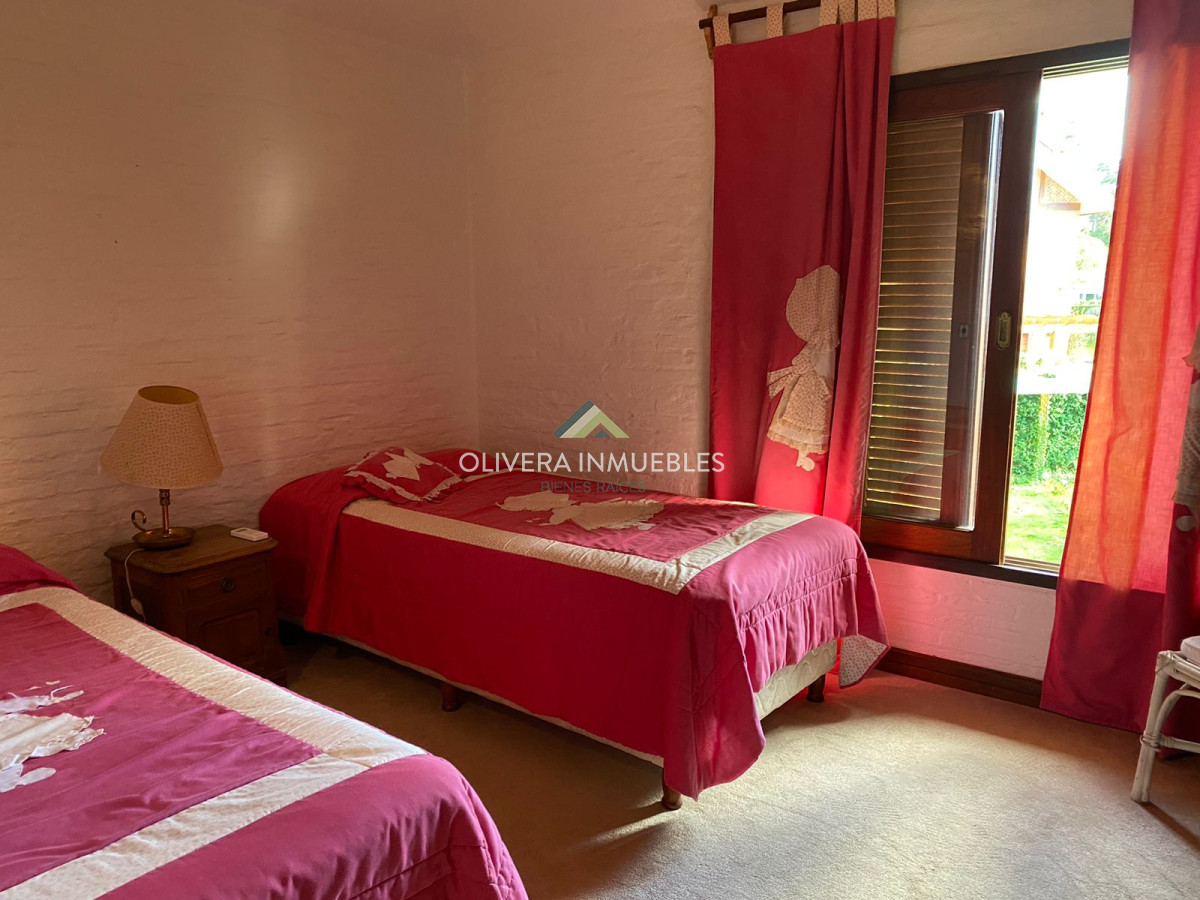 Casa ID.12346 - Casa en venta de 8 Dormitorios Barrio San Rafael