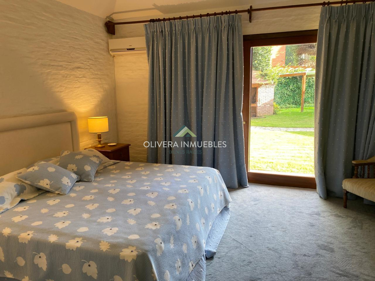 Casa ID.12346 - Casa en venta de 8 Dormitorios Barrio San Rafael