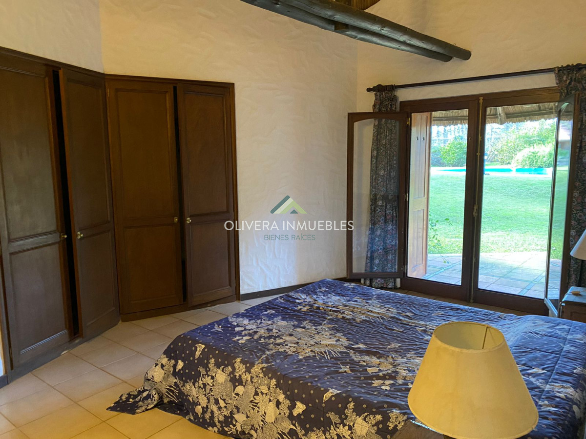 Casa ID.12346 - Casa en venta de 8 Dormitorios Barrio San Rafael