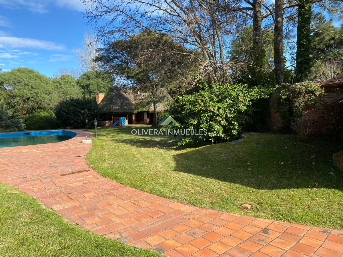 Casa ID.12346 - Casa en venta de 8 Dormitorios Barrio San Rafael