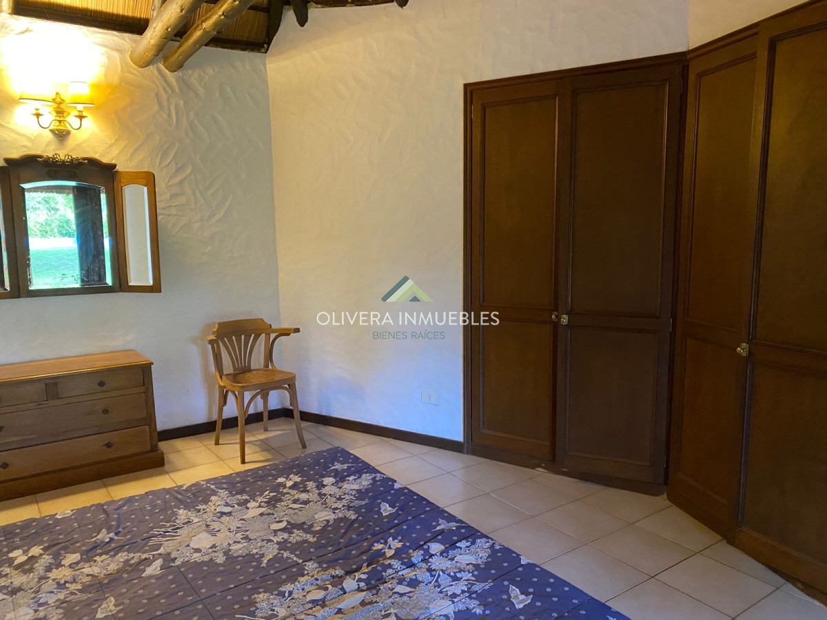 Casa ID.12346 - Casa en venta de 8 Dormitorios Barrio San Rafael