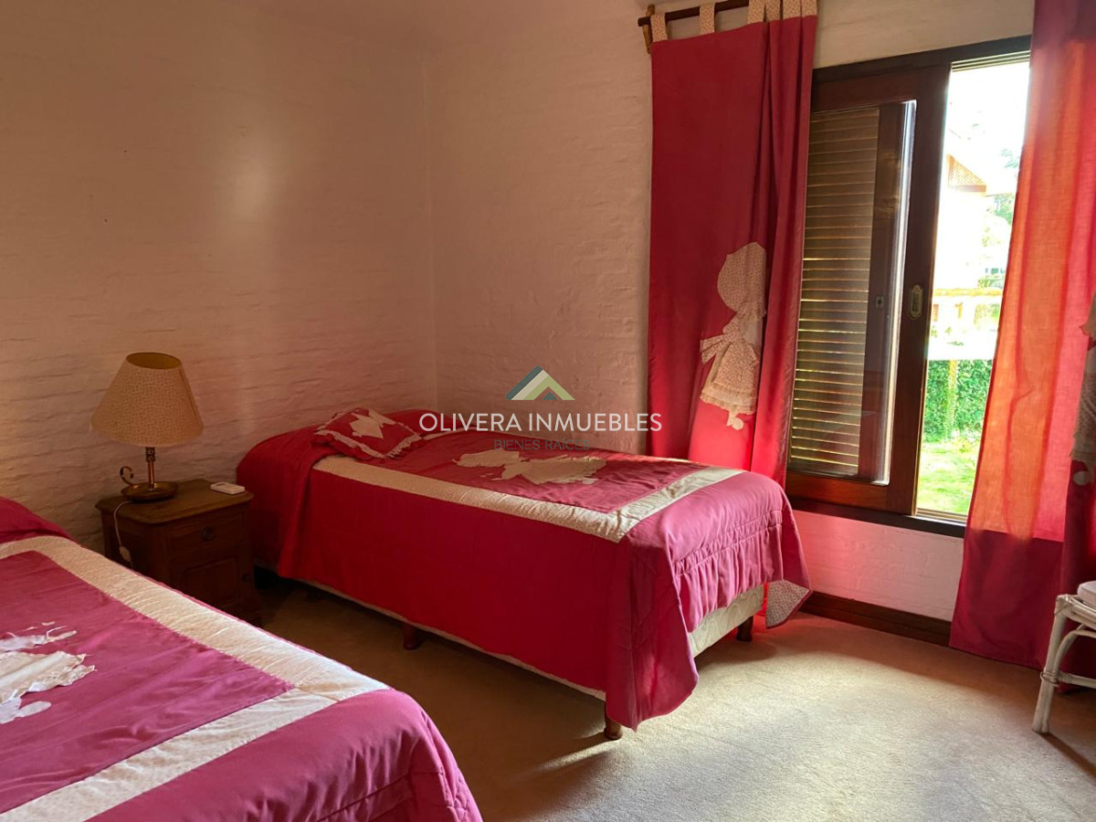 Casa ID.12346 - Casa en venta de 8 Dormitorios Barrio San Rafael