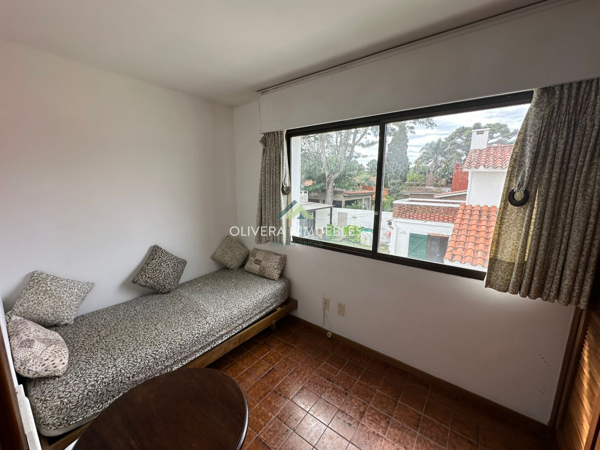 Apartamento ID.11825 - Venta Apartamento Primera Linea Mansa 3 dm + servicio