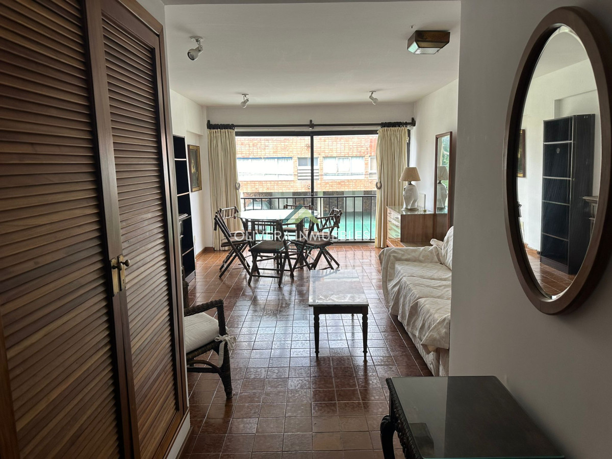 Apartamento ID.11825 - Venta Apartamento Primera Linea Mansa 3 dm + servicio