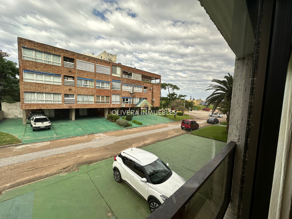 Apartamento ID.11825 - Venta Apartamento Primera Linea Mansa 3 dm + servicio