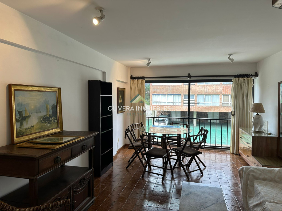 Apartamento ID.11825 - Venta Apartamento Primera Linea Mansa 3 dm + servicio