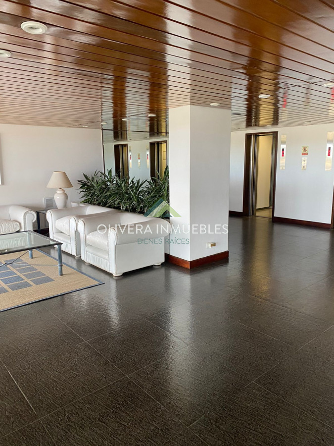 Apartamento ID.12348 - Venta apartamento 2 dormitorios Primera Linea Playa Brava Punta del Este