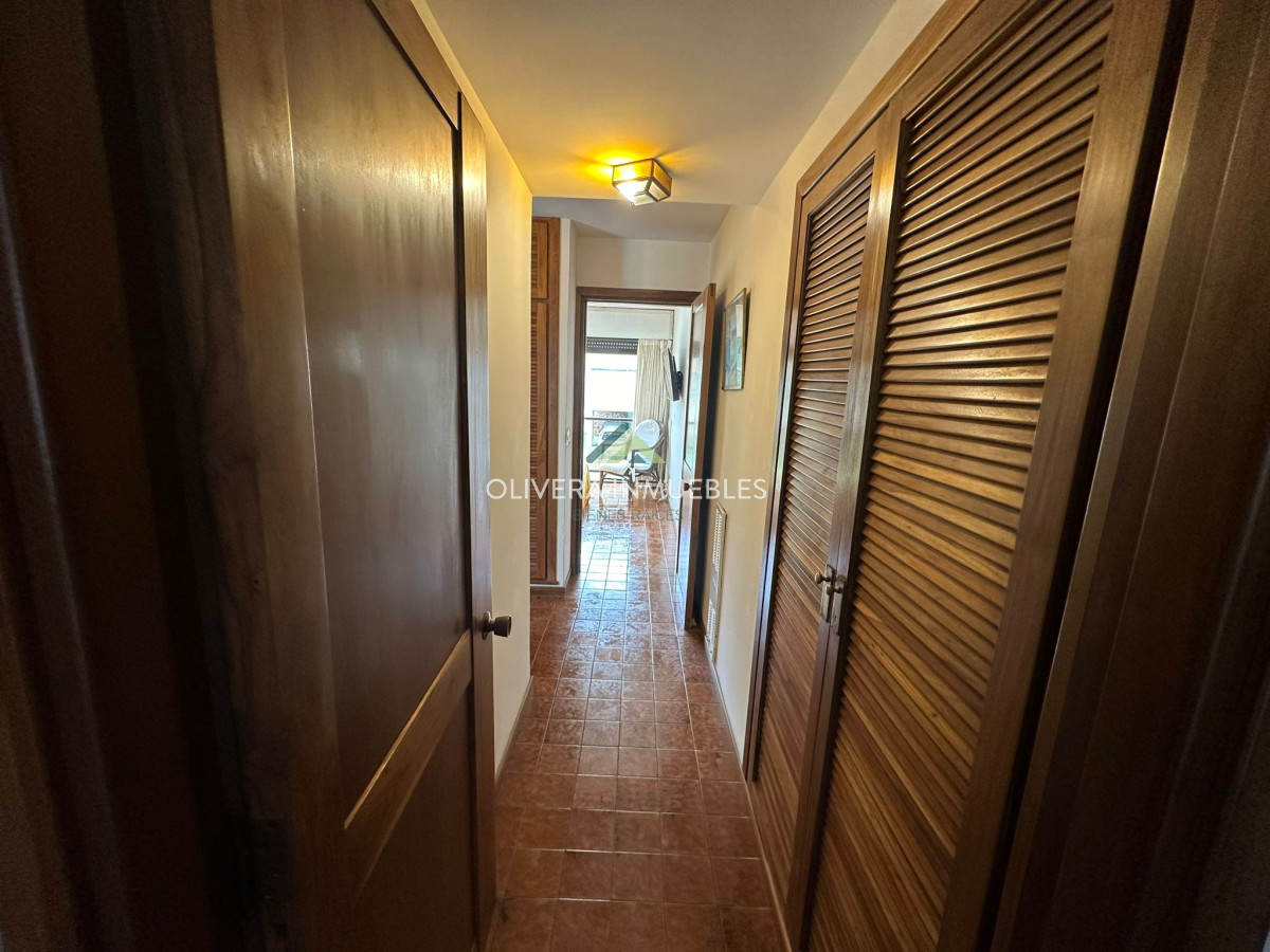 Apartamento ID.11825 - Venta Apartamento Primera Linea Mansa 3 dm + servicio