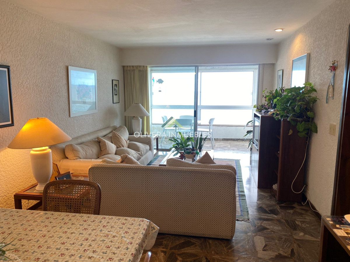 Apartamento ID.12348 - Venta apartamento 2 dormitorios Primera Linea Playa Brava Punta del Este