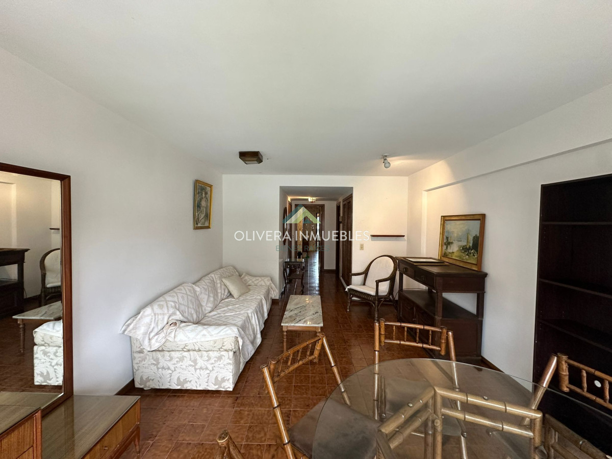 Apartamento ID.11825 - Venta Apartamento Primera Linea Mansa 3 dm + servicio