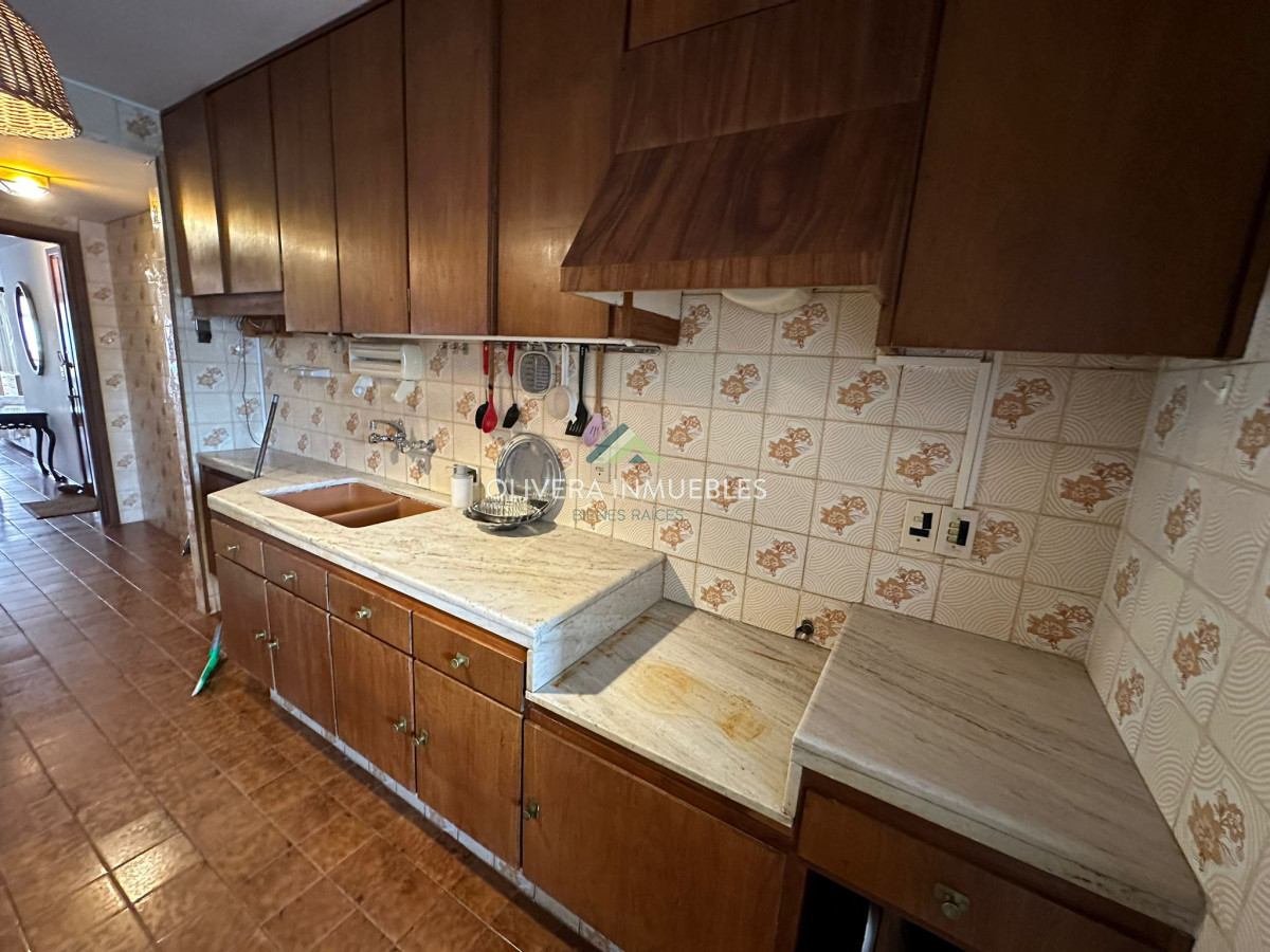 Apartamento ID.11825 - Venta Apartamento Primera Linea Mansa 3 dm + servicio
