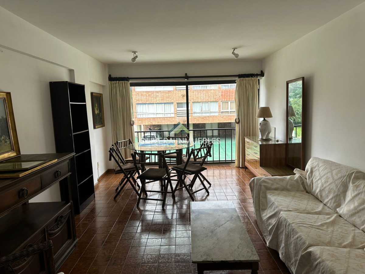 Apartamento ID.11825 - Venta Apartamento Primera Linea Mansa 3 dm + servicio