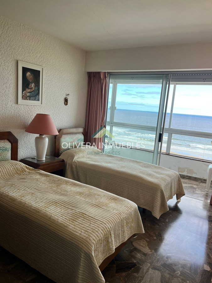Apartamento ID.12348 - Venta apartamento 2 dormitorios Primera Linea Playa Brava Punta del Este