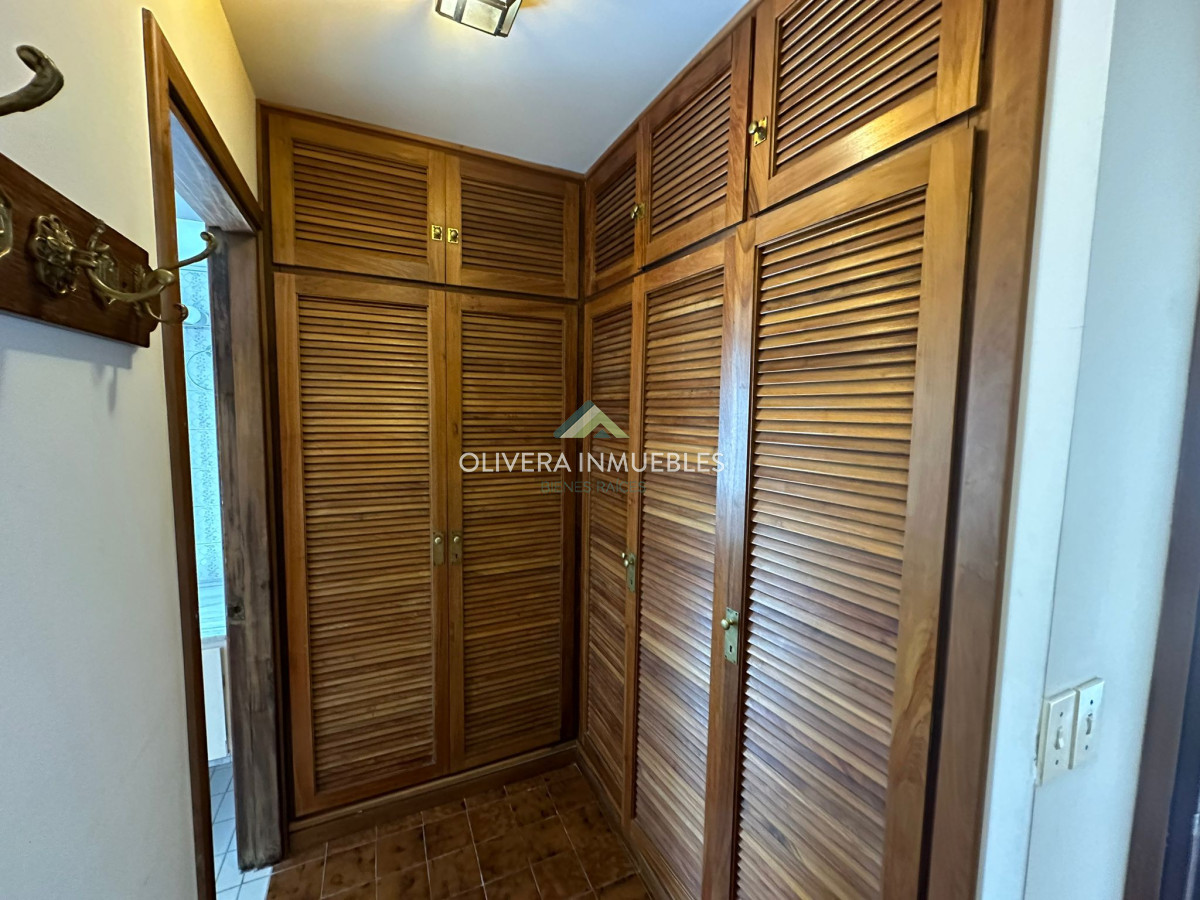 Apartamento ID.11825 - Venta Apartamento Primera Linea Mansa 3 dm + servicio