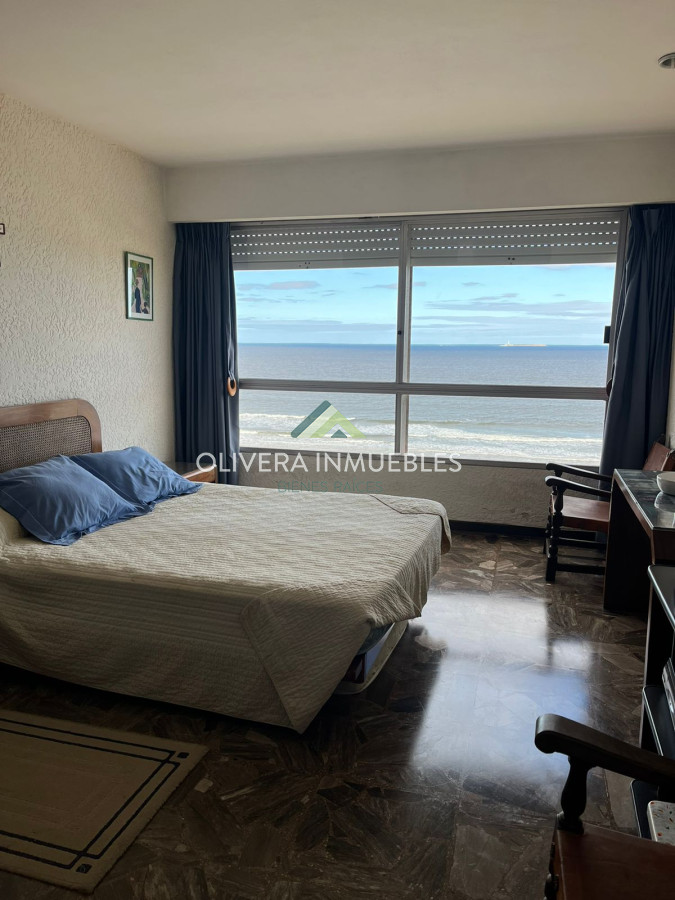 Apartamento ID.12348 - Venta apartamento 2 dormitorios Primera Linea Playa Brava Punta del Este