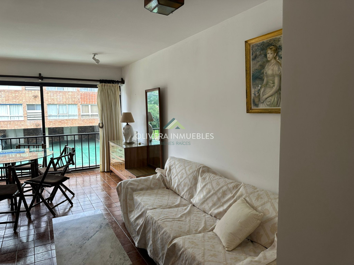 Apartamento ID.11825 - Venta Apartamento Primera Linea Mansa 3 dm + servicio