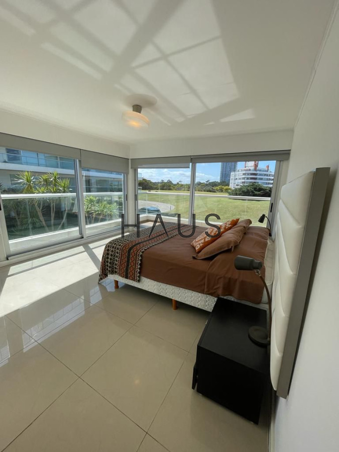 Apartamento ID.36 - Venta Apartamento 3 dormitorios y servicio Primera linea Playa Brava Complejo con amenities y espacio verde