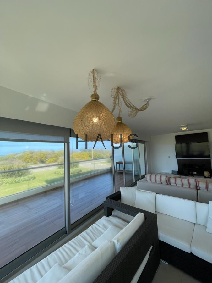 Apartamento ID.36 - Venta Apartamento 3 dormitorios y servicio Primera linea Playa Brava Complejo con amenities y espacio verde