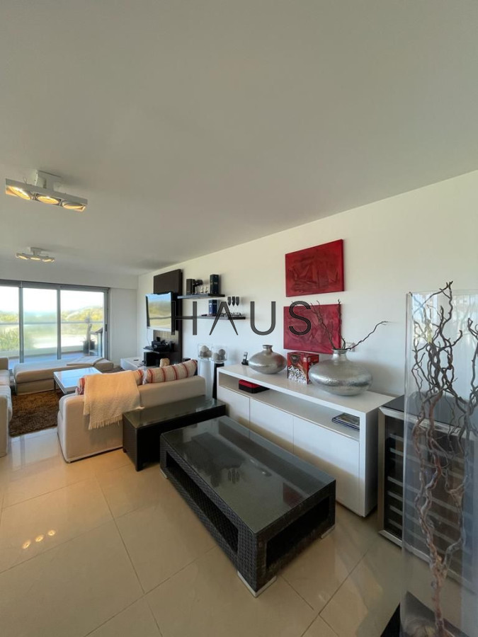 Apartamento ID.36 - Venta Apartamento 3 dormitorios y servicio Primera linea Playa Brava Complejo con amenities y espacio verde