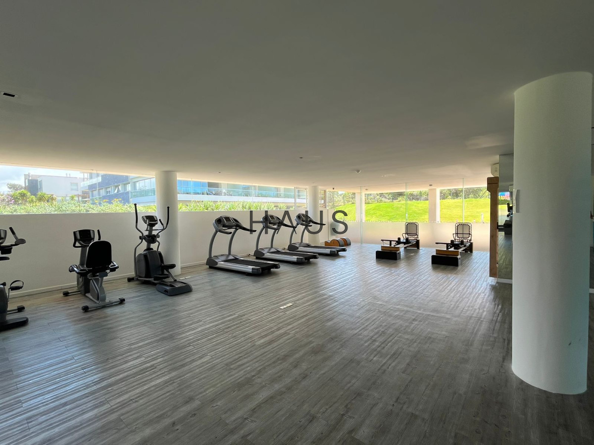 Apartamento ID.36 - Venta Apartamento 3 dormitorios y servicio Primera linea Playa Brava Complejo con amenities y espacio verde