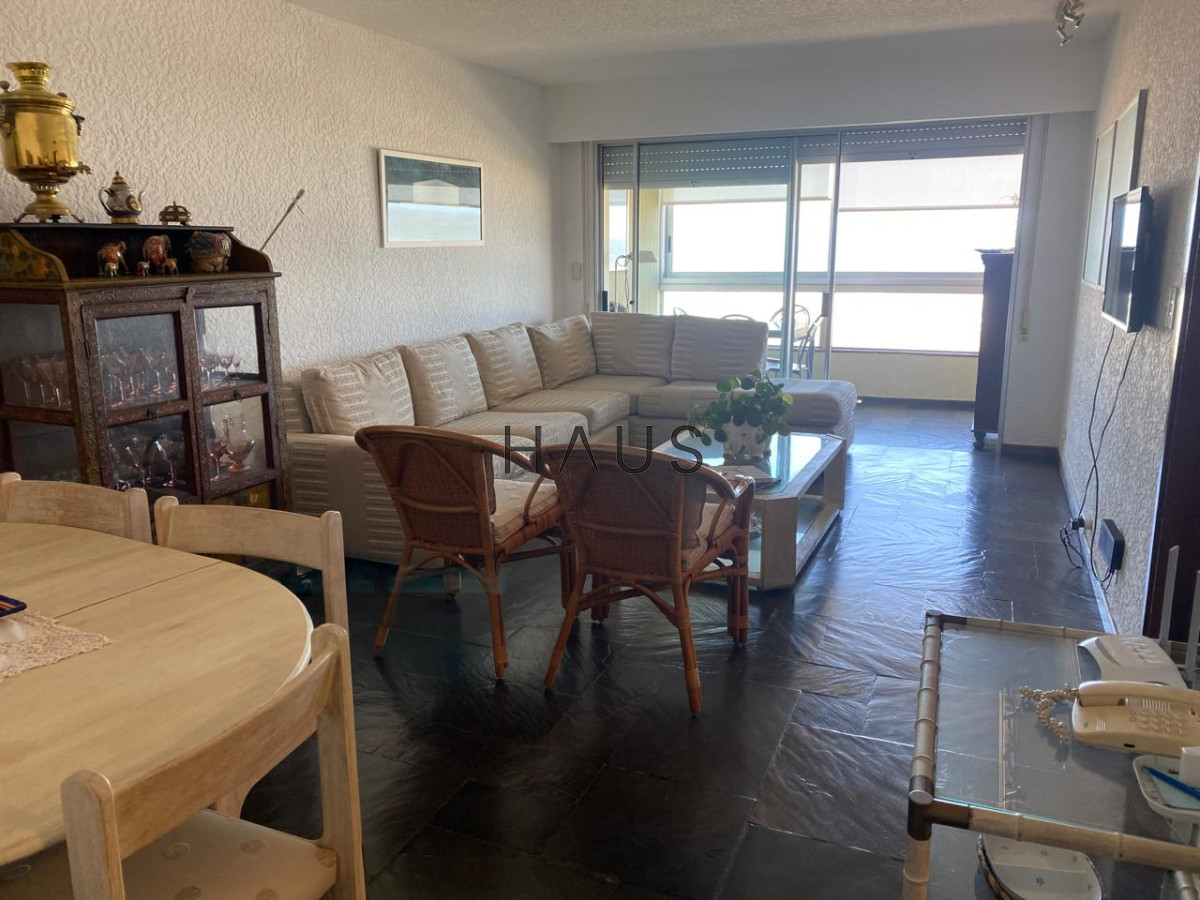 Apartamento ID.38 - Venta apartamento 2 dormitorios Primera linea Playa Brava