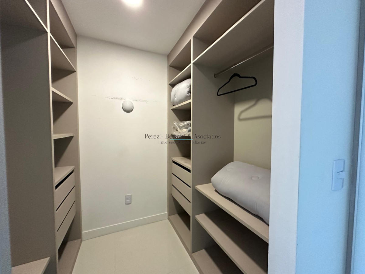 Apartamento ID.913 - Venta Apartamento tres dormitorios en Artower