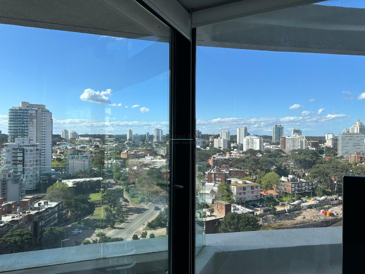 Apartamento ID.913 - Venta Apartamento tres dormitorios en Artower