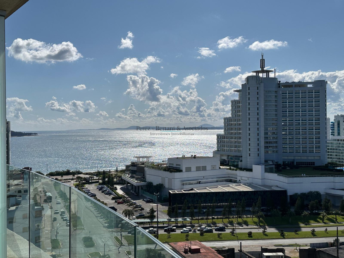 Apartamento ID.913 - Venta Apartamento tres dormitorios en Artower