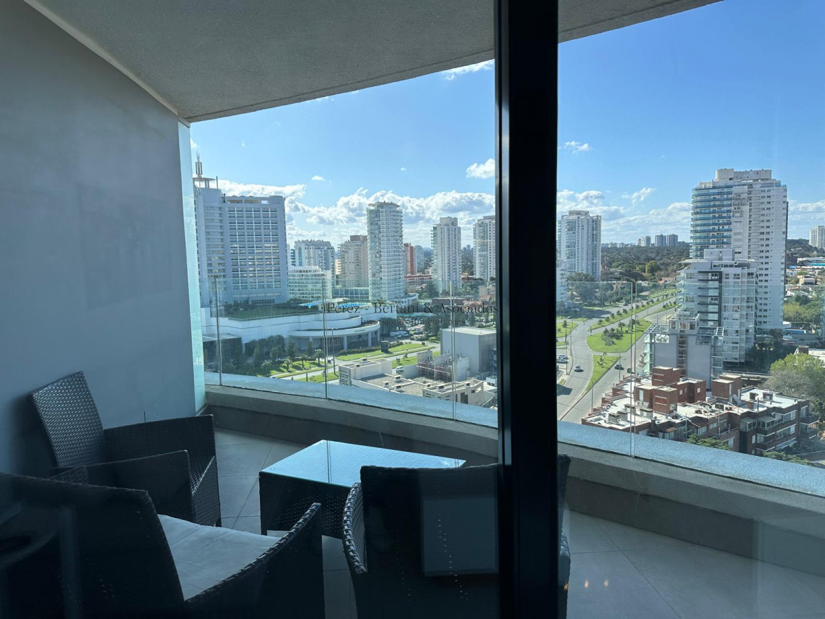 Apartamento ID.913 - Venta Apartamento tres dormitorios en Artower