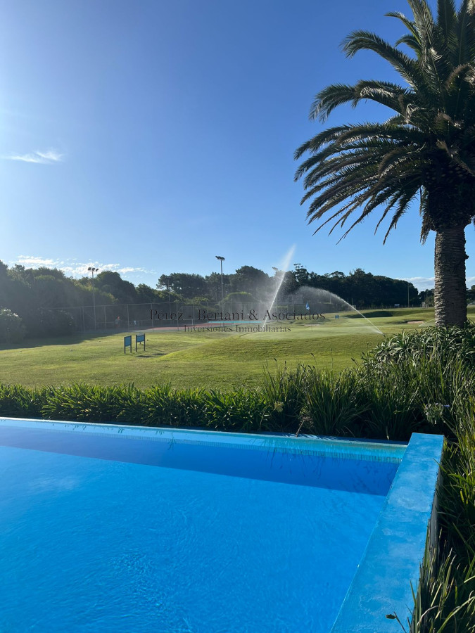Apartamento ID.169 - Venta Apartamento 3 dormitorios y servicio Primera linea Playa Brava Complejo con amenities y espacio verde