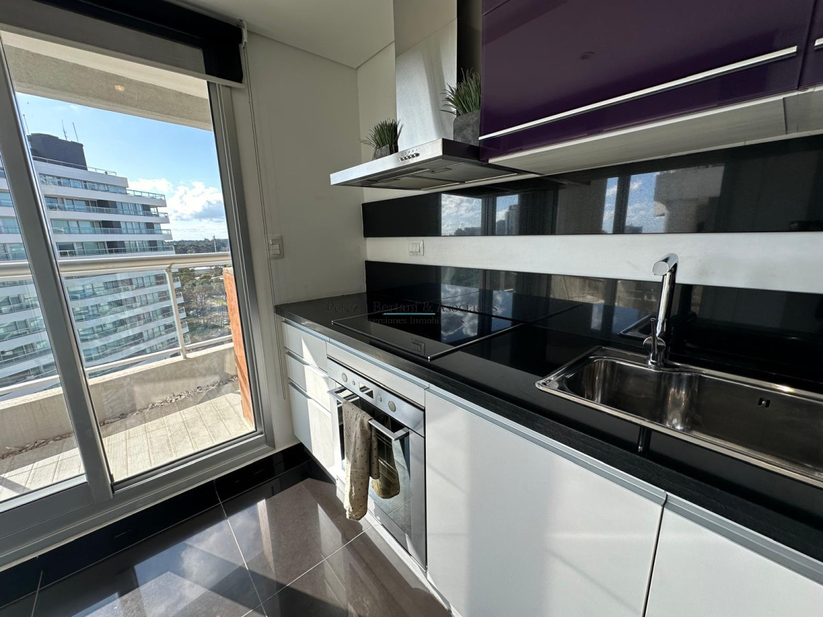 Apartamento ID.917 - Venta y Alquiler temporario hermoso apartamento a 50 mas de playa Brava