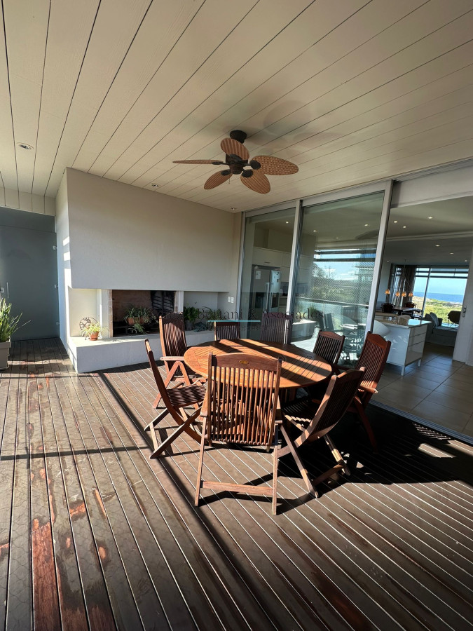 Apartamento ID.583 - Venta Apartamento Primera Linea Playa Brava 3 dormitorios y servicio 