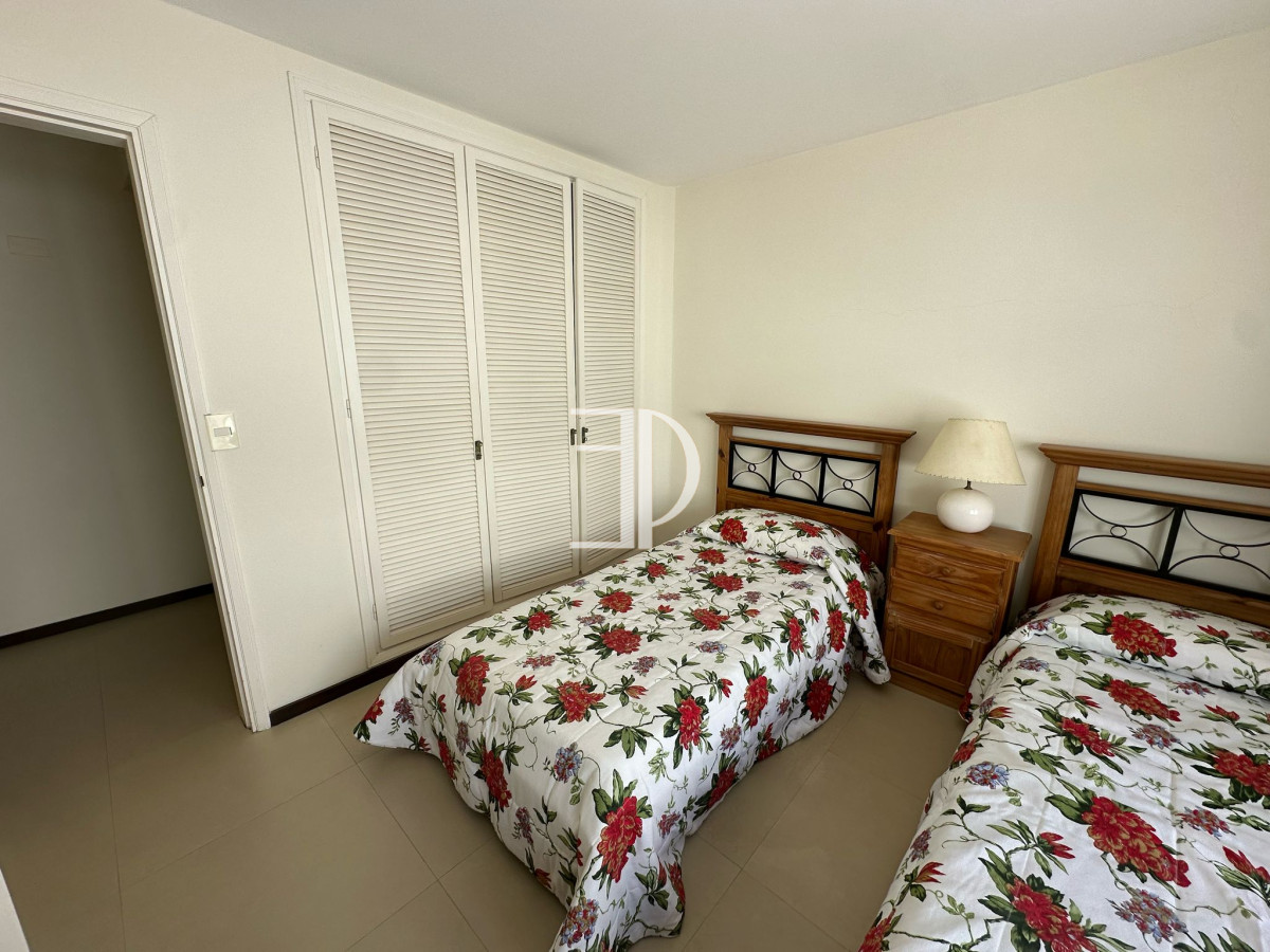 Apartamento ID.1181 - Venta Apartamento  3 dm zona Peninsula