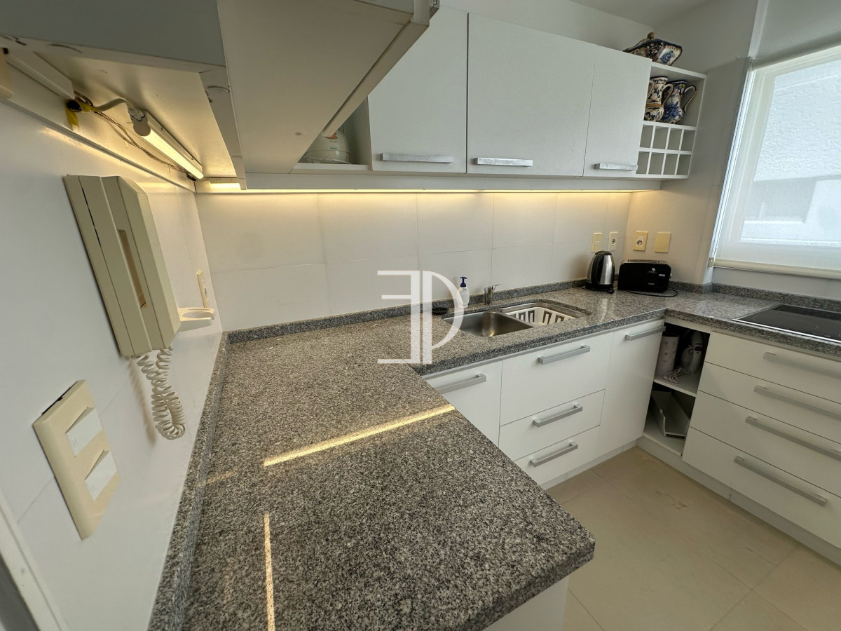 Apartamento ID.1181 - Venta Apartamento  3 dm zona Peninsula