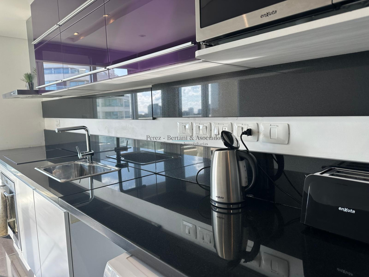 Apartamento ID.917 - Venta y Alquiler temporario hermoso apartamento a 50 mas de playa Brava