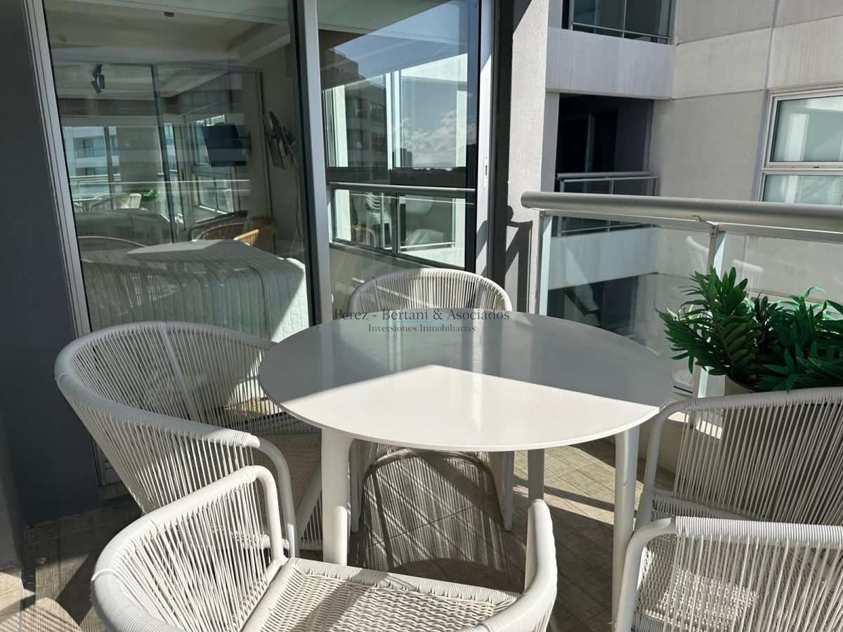 Apartamento ID.917 - Venta y Alquiler temporario hermoso apartamento a 50 mas de playa Brava