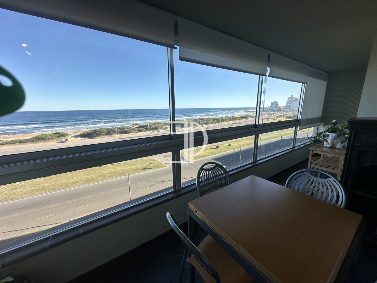 Apartamento ID.1264 - Venta de apartamento en primera linea dos dormitorios y dos baños en torre de categoría con la mejor vista.