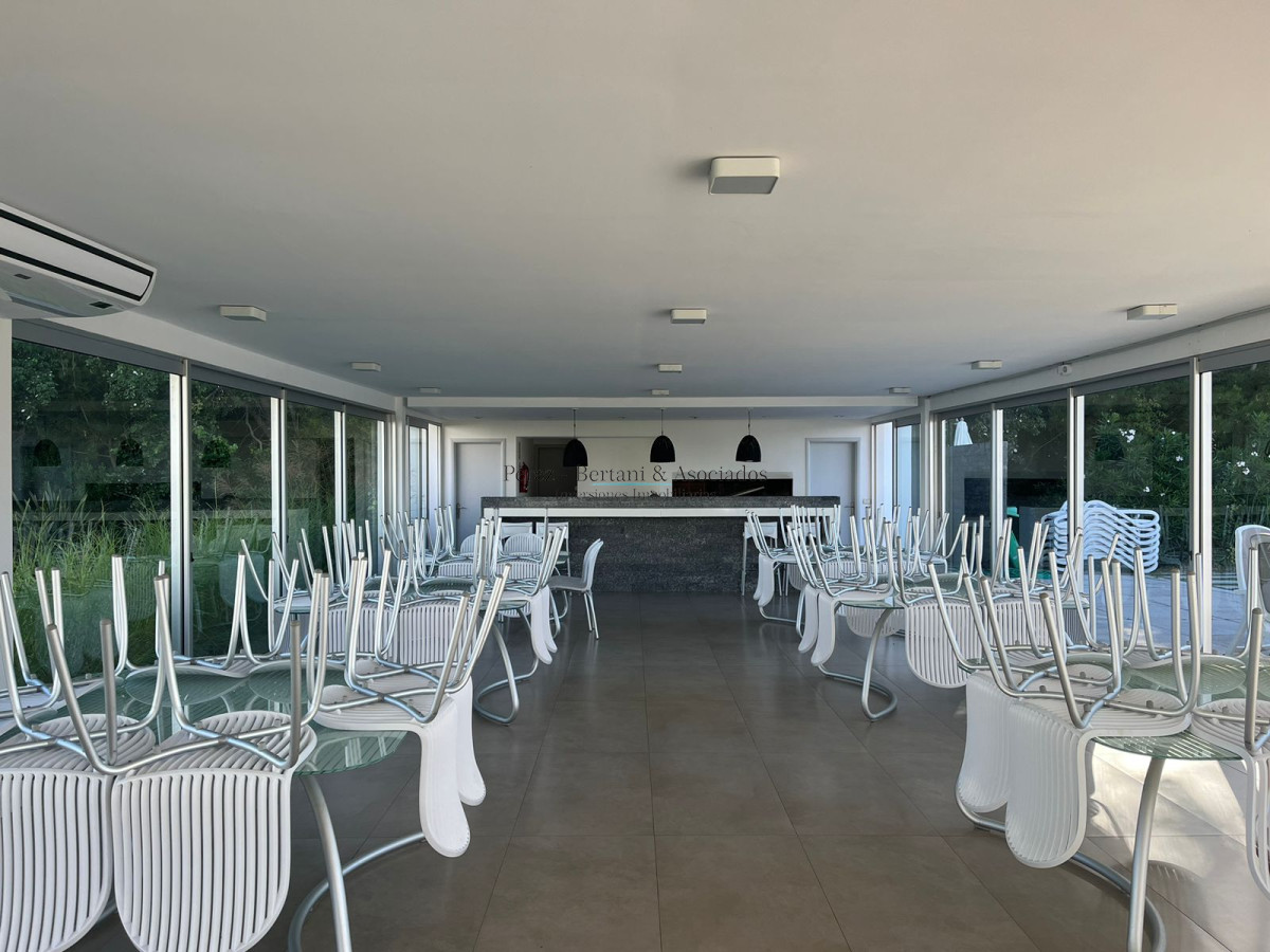 Apartamento ID.169 - Venta Apartamento 3 dormitorios y servicio Primera linea Playa Brava Complejo con amenities y espacio verde