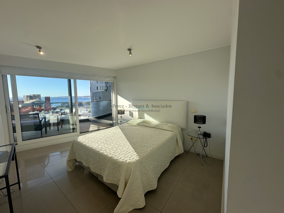 Apartamento ID.1386 - Venta y Alquiler Temporario de apartamento en la mejor ubicación en Punta del Este