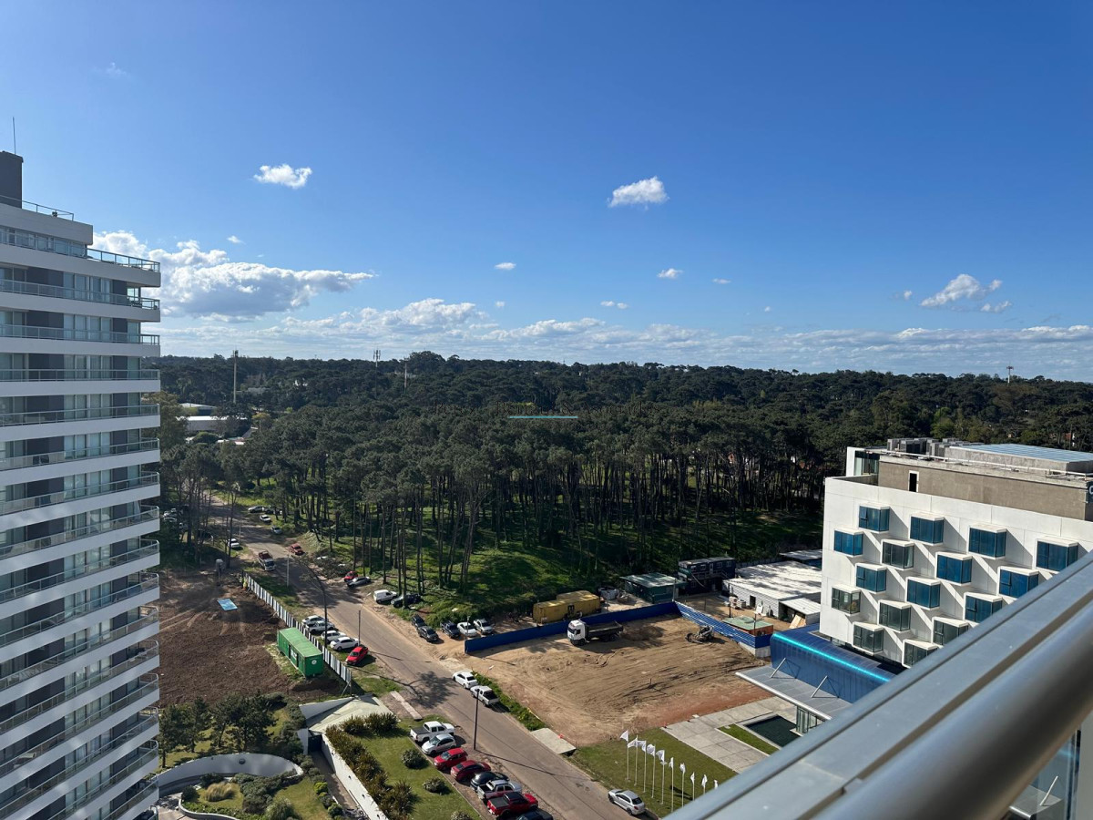 Apartamento ID.917 - Venta y Alquiler temporario hermoso apartamento a 50 mas de playa Brava
