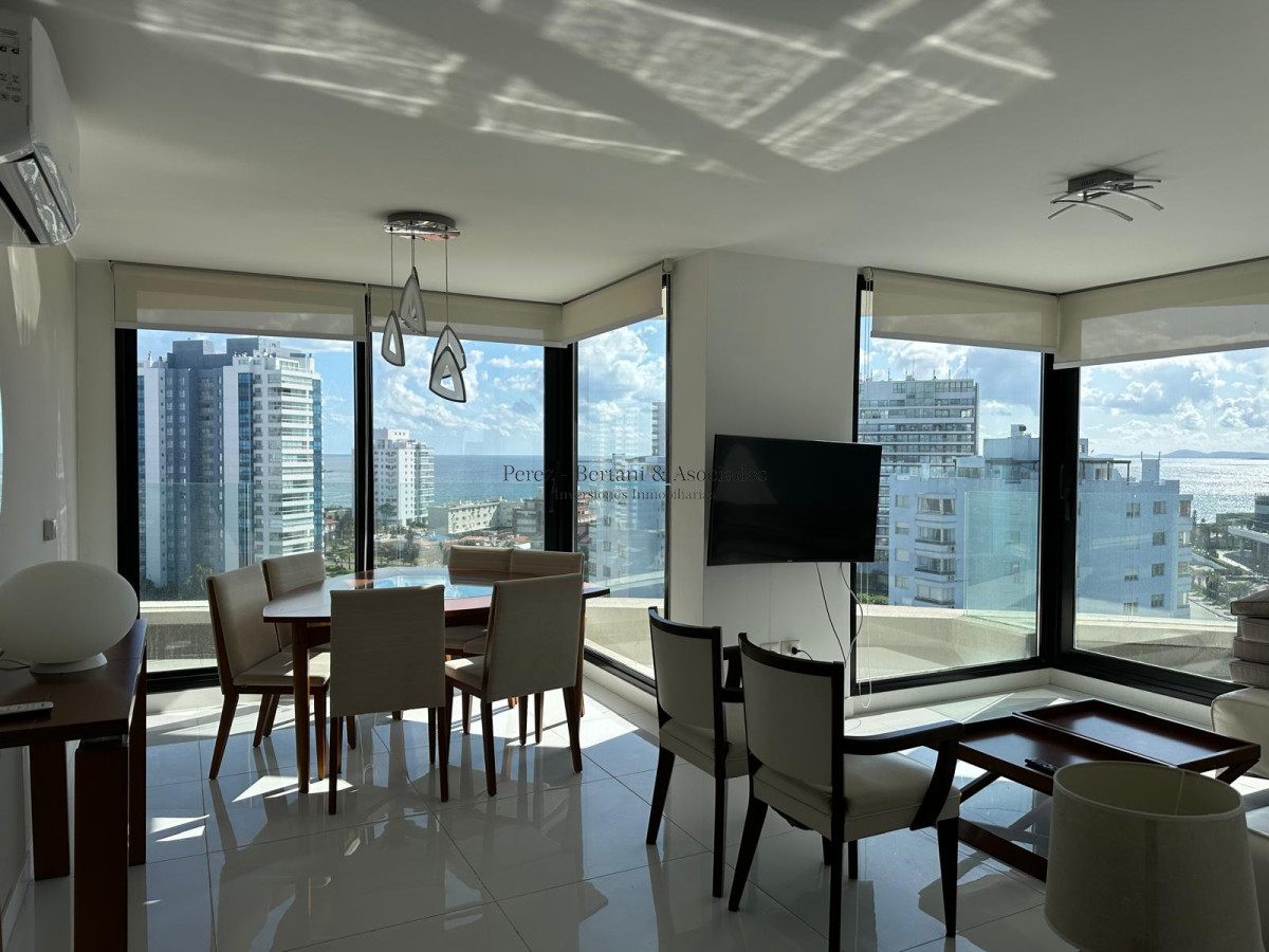 Apartamento ID.911 - Venta de hermoso a apartamento de tres dormitorios en torre con excelente ubicación en Punta del este en torre premium. 