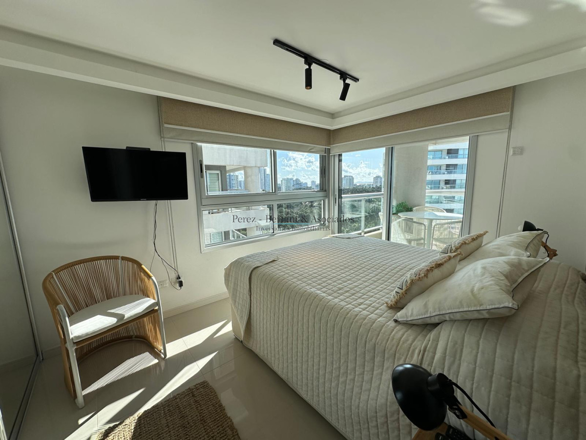 Apartamento ID.917 - Venta y Alquiler temporario hermoso apartamento a 50 mas de playa Brava