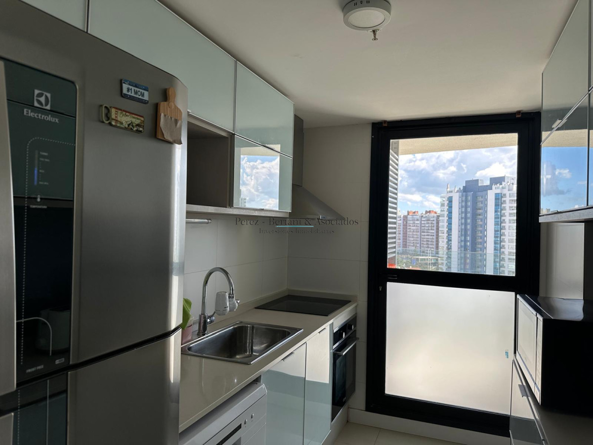 Apartamento ID.911 - Venta de hermoso a apartamento de tres dormitorios en torre con excelente ubicación en Punta del este en torre premium. 