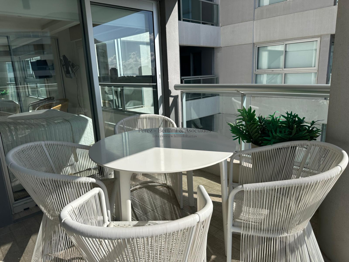 Apartamento ID.917 - Venta y Alquiler temporario hermoso apartamento a 50 mas de playa Brava