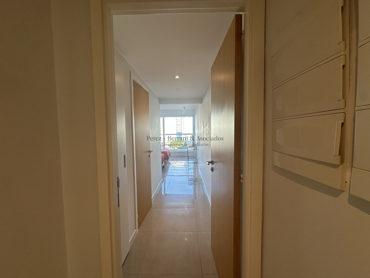 Apartamento ID.1386 - Venta y Alquiler Temporario de apartamento en la mejor ubicación en Punta del Este