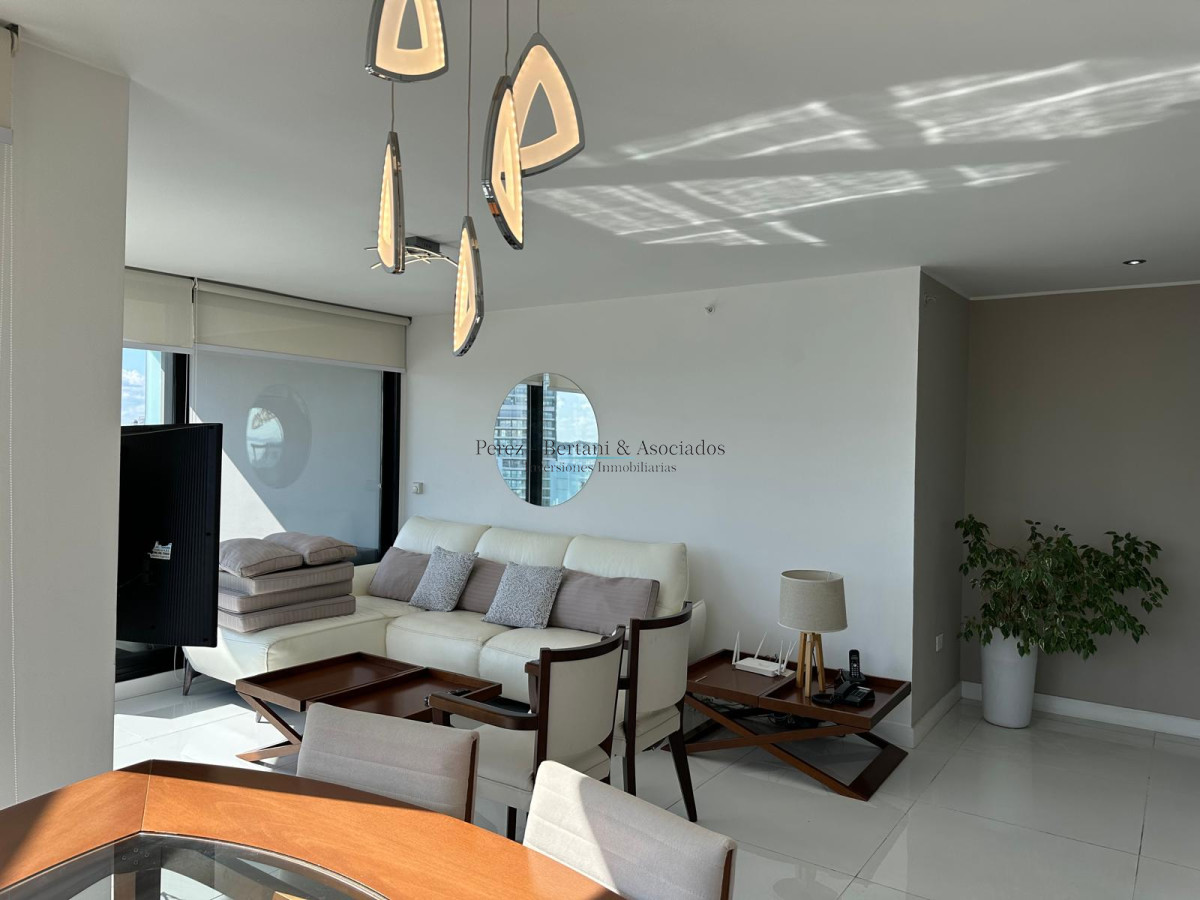 Apartamento ID.911 - Venta de hermoso a apartamento de tres dormitorios en torre con excelente ubicación en Punta del este en torre premium. 
