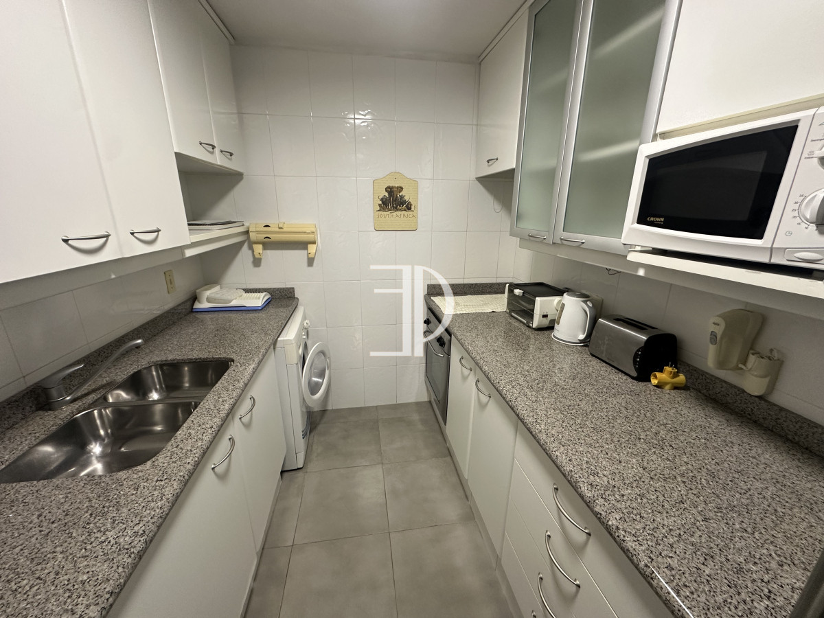 Apartamento ID.1264 - Venta de apartamento en primera linea dos dormitorios y dos baños en torre de categoría con la mejor vista.