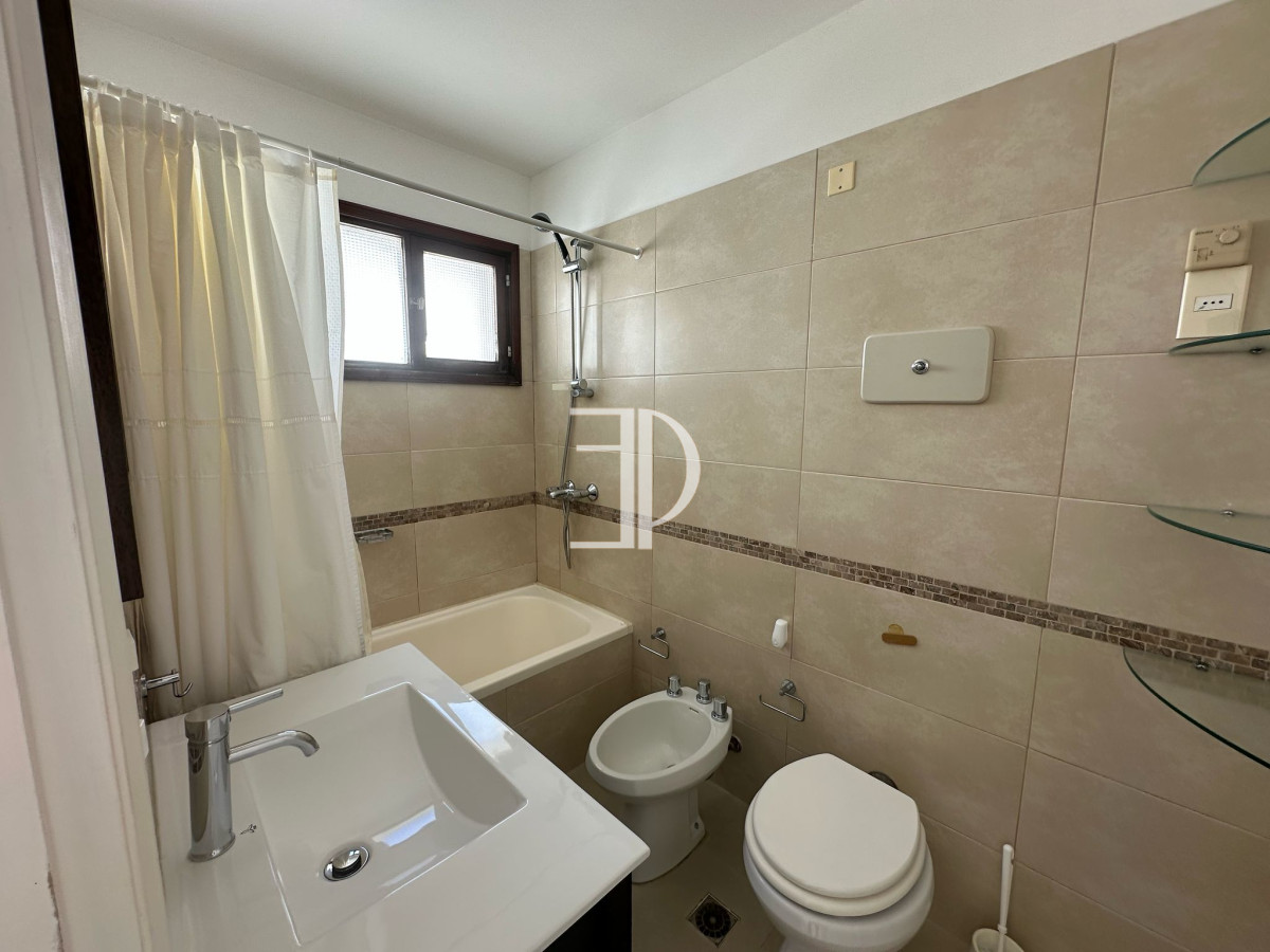 Apartamento ID.1181 - Venta Apartamento  3 dm zona Peninsula