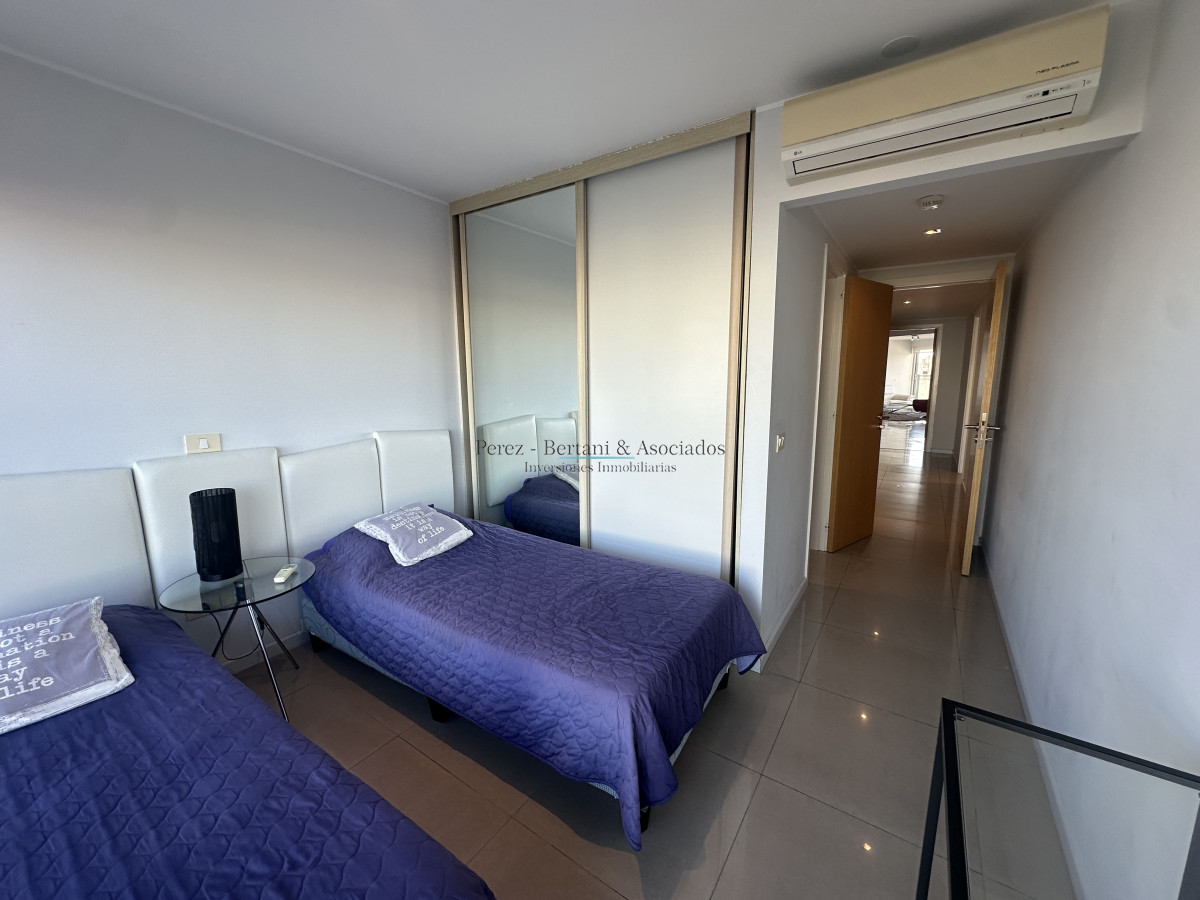 Apartamento ID.1386 - Venta y Alquiler Temporario de apartamento en la mejor ubicación en Punta del Este